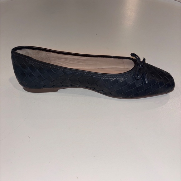 Bernardo Gwynn Navy Blue Woven Flats (Size 7) - Picture 3 of 7